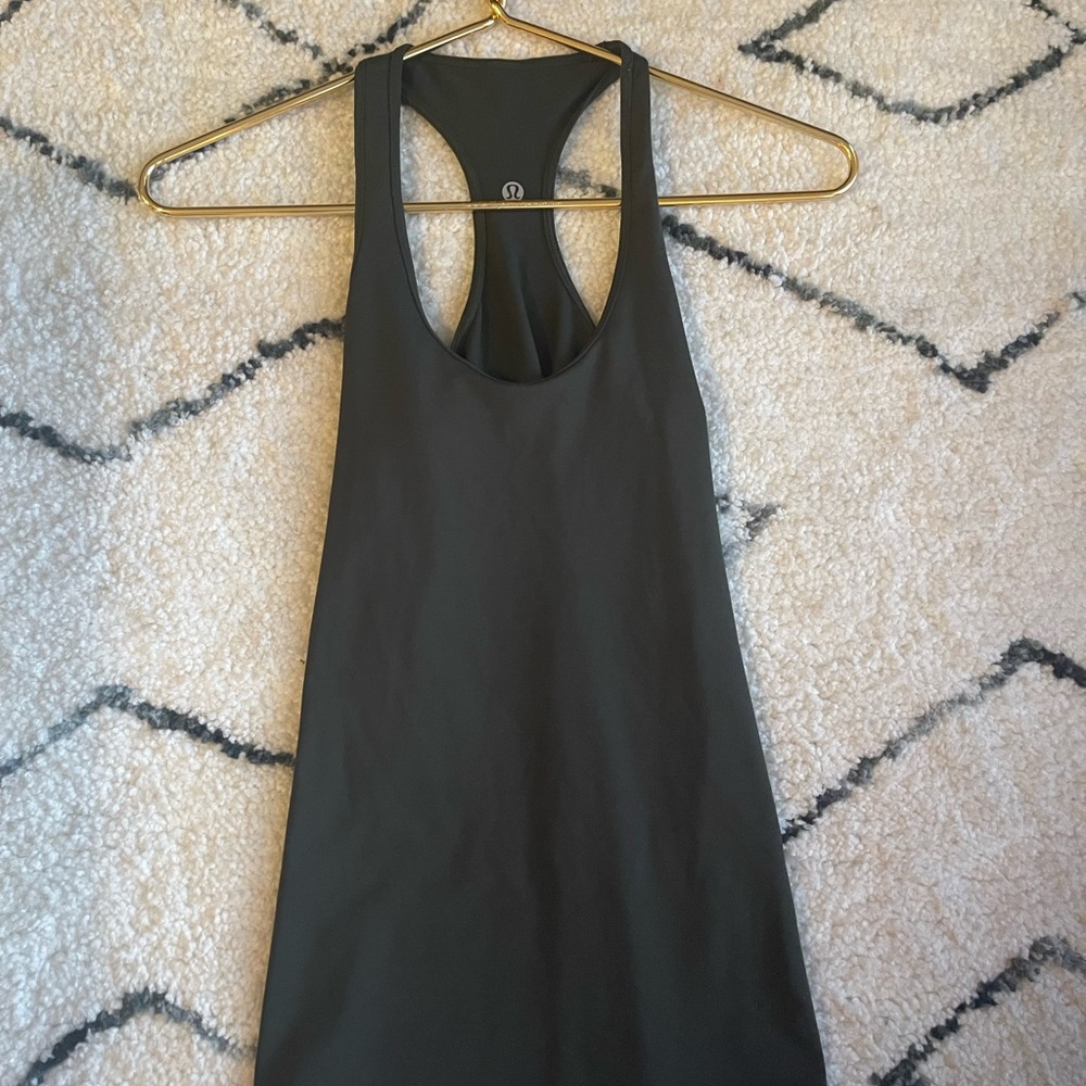Lululemon Razor Back Tank Top - Slim Fit